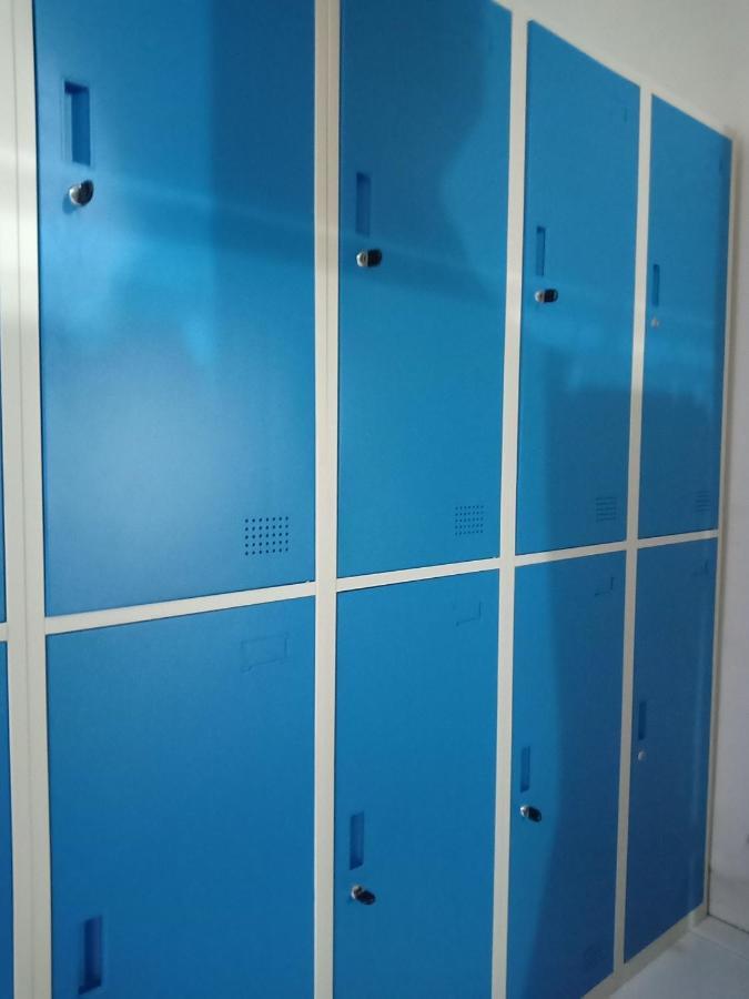 RedDoorz Hostel @ Feliz Noche Cengkareng Jakarta Buitenkant foto