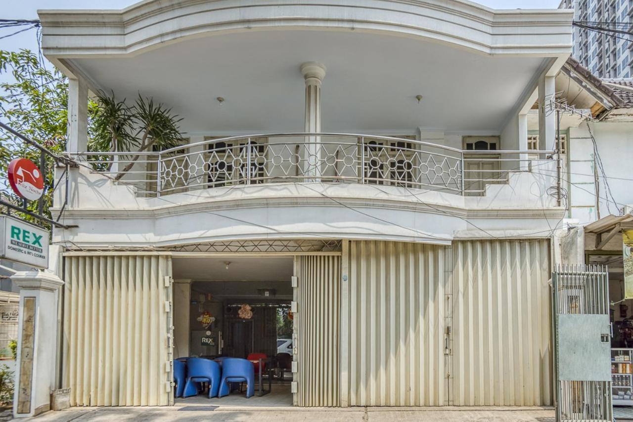RedDoorz Hostel @ Feliz Noche Cengkareng Jakarta Buitenkant foto